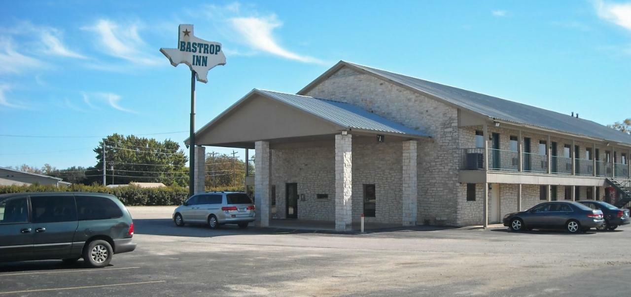 Bastrop Inn Екстер'єр фото